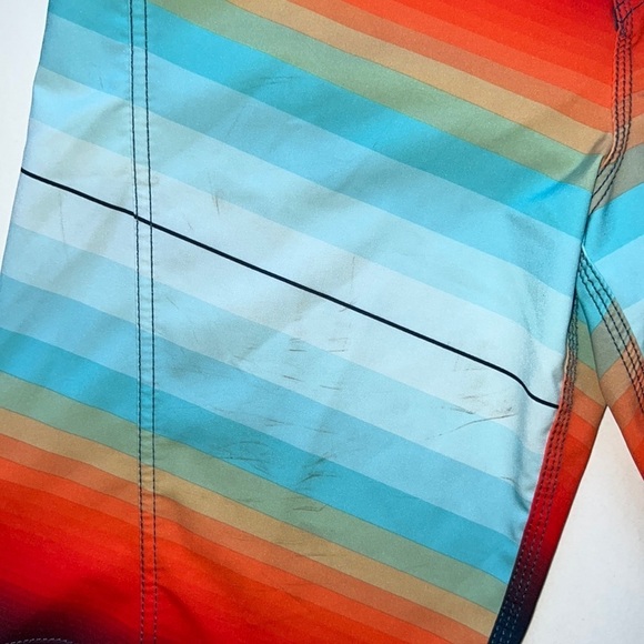 Multi Stripe Billabong Board Shorts with Back Velcro Pocket Size Waist 28 - Picture 4 of 6